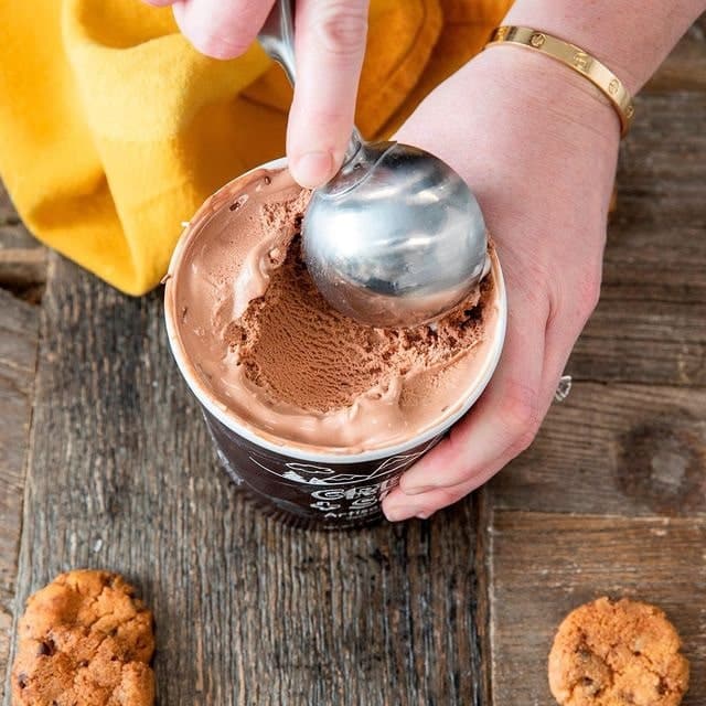 Pint-Chocolate-3-min.jpg Pint-Chocolate-3-min.jpg