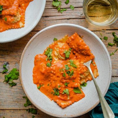 Vodka-Sauce-with-Lobster-Ravioli.jpg